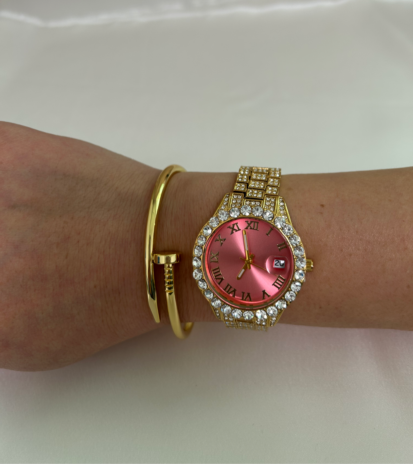 Iced Out Round Face Watch | Gold
